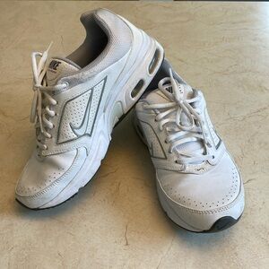 Nike Health Walker 8 Tennis Shoes